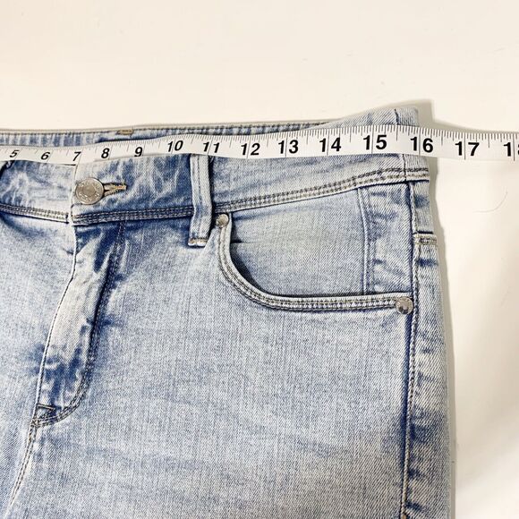 Chico's Womens So Slimming Crop Jeans Size 0 US 4 Light Wash Mis Rise - Picture 10 of 13